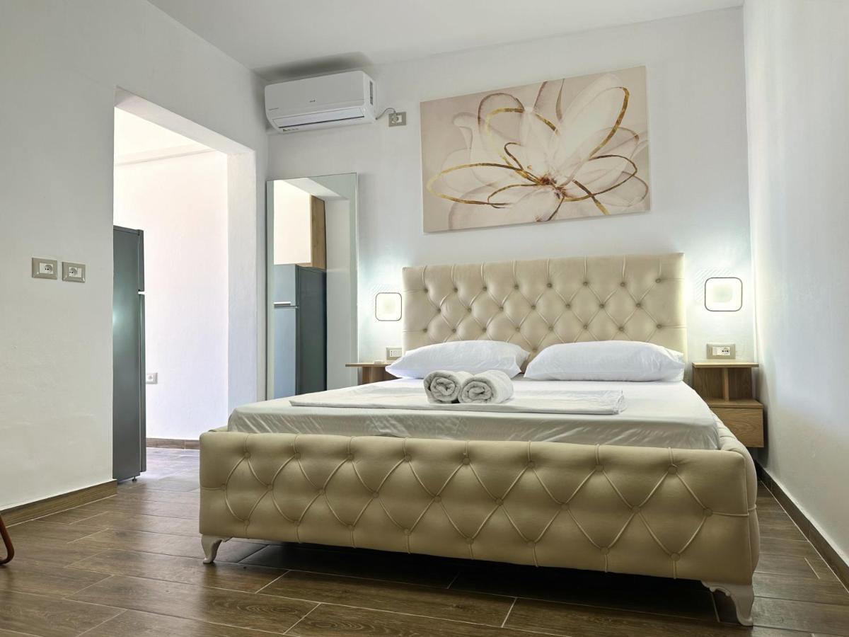K&T Boulevard Studio Saranda Exterior photo